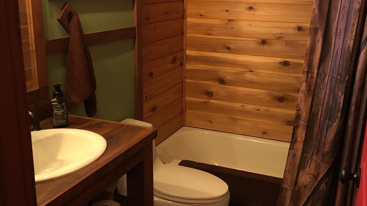 Photo of Bathroom in Kona Gardens Estates