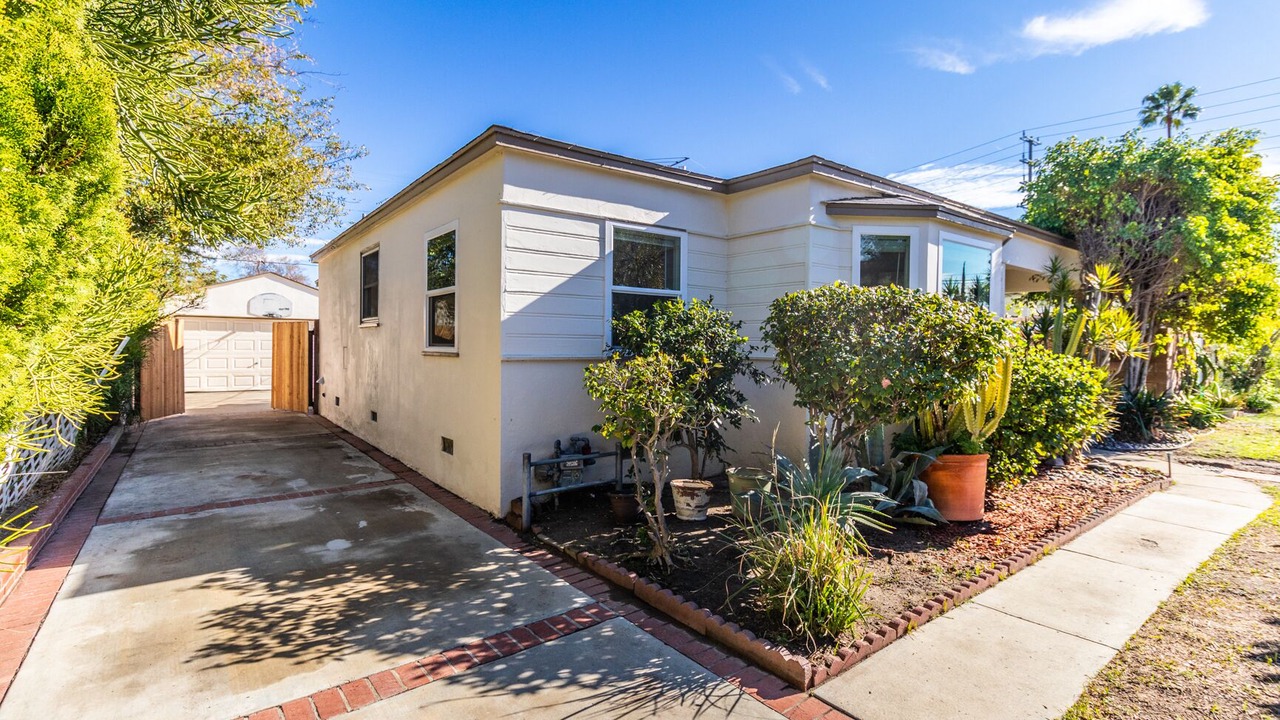 Photo of Outdoor in North Hollywood