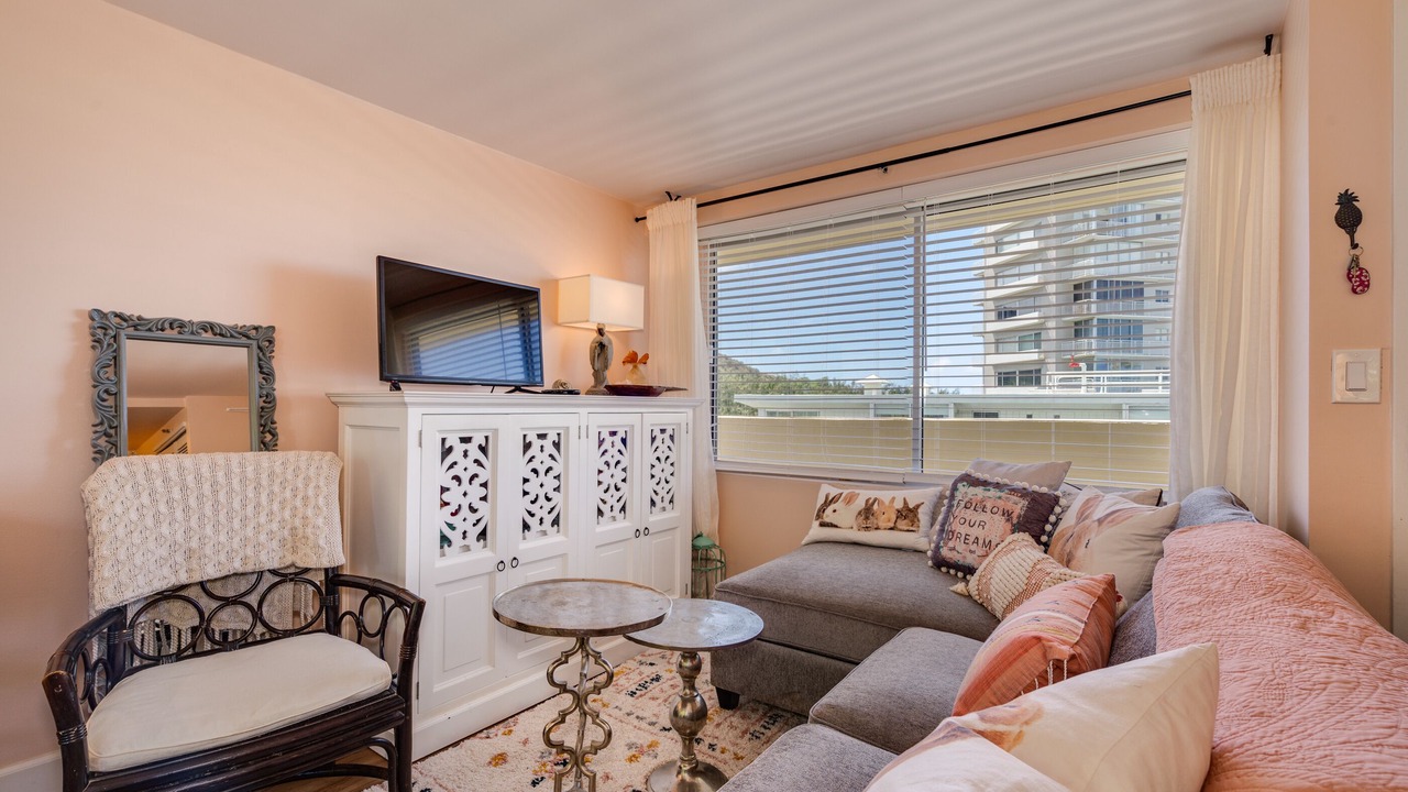 Photo of Livingroom in Diamond Head - Kapahulu - St. Louis