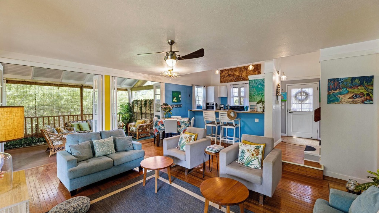 Photo of Livingroom in Maunaloa
