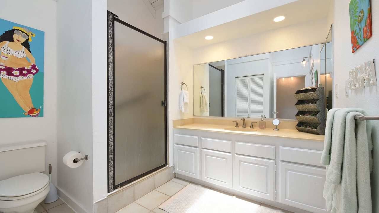 Photo of Bathroom in Maunaloa