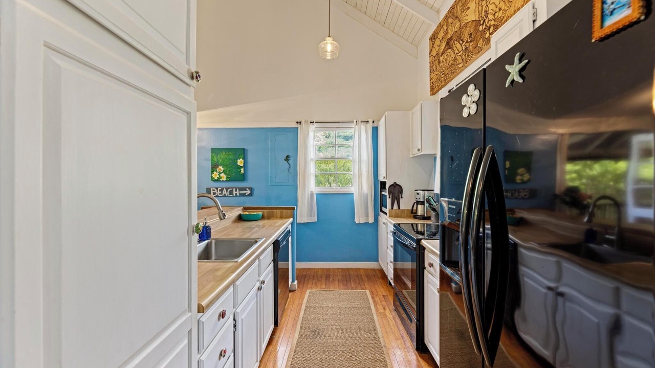 Photo of Kitchen in Maunaloa