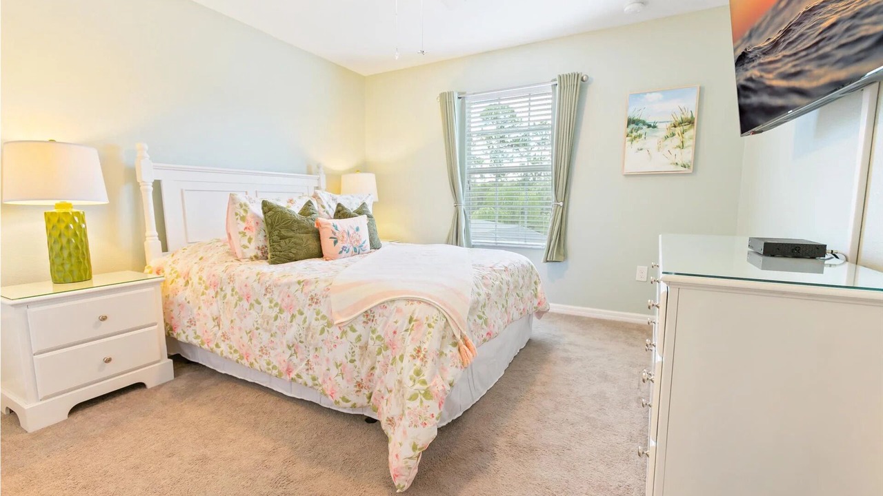Photo of Bedroom in Bay Lake