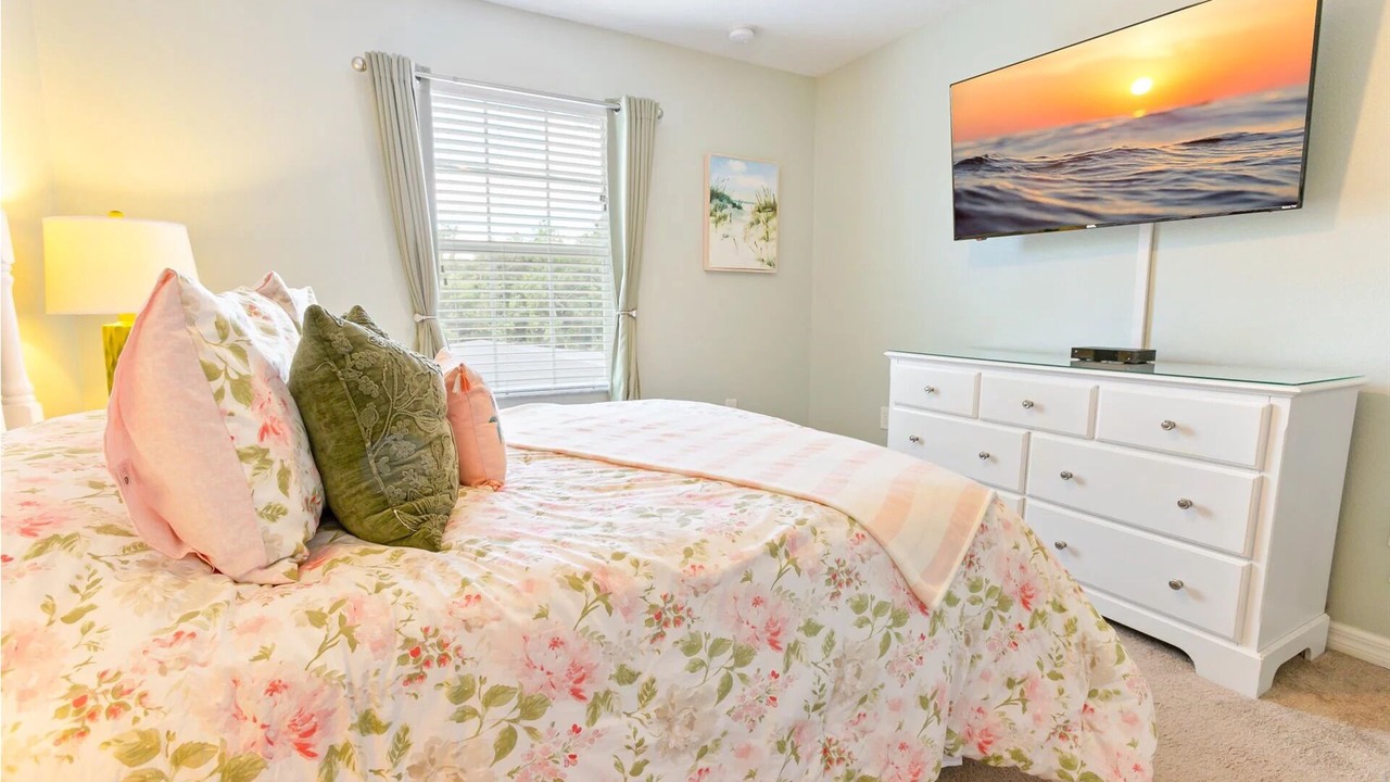 Photo of Bedroom in Bay Lake