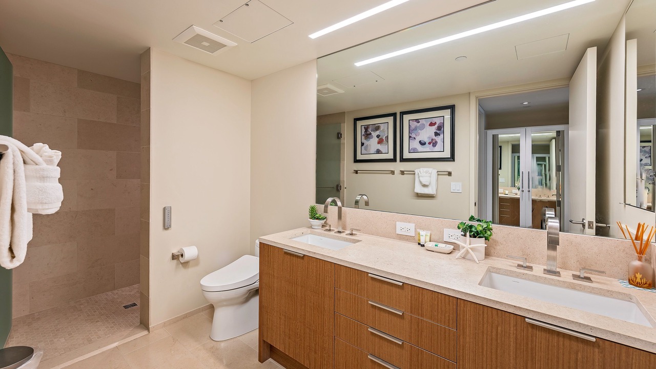 Photo of Bathroom in Ala Moana