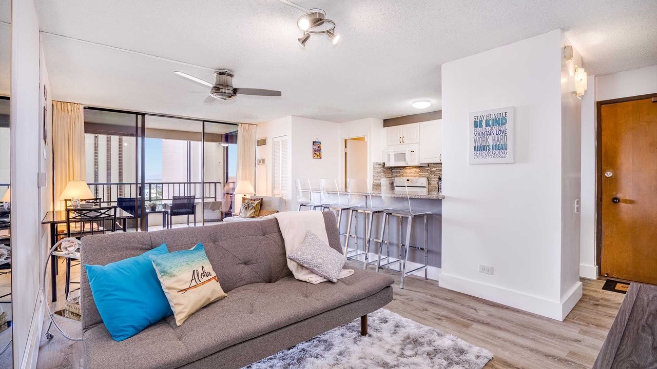 Photo of Livingroom in Waikiki