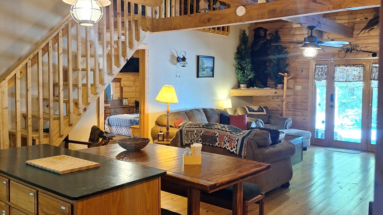 Photo of Livingroom in Tallassee