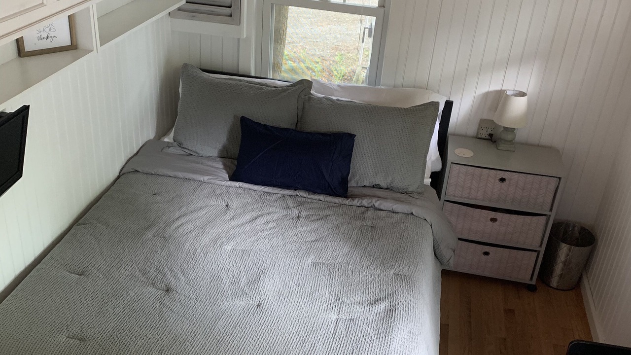 Photo of Bedroom in Oakland