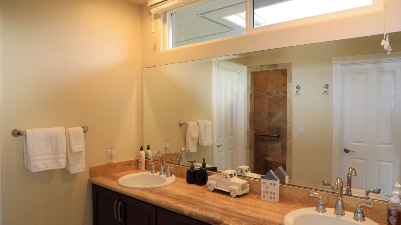 Photo of Bathroom in Kalaoa