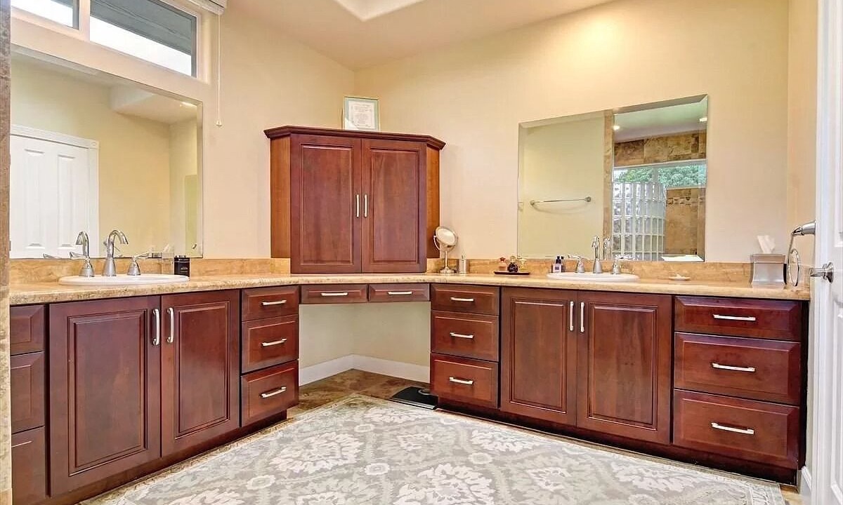 Photo of Bathroom in Kalaoa