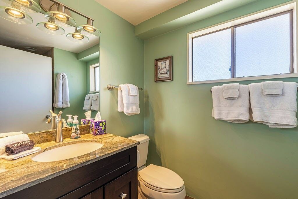 Photo of Bathroom in Historic Kailua Village