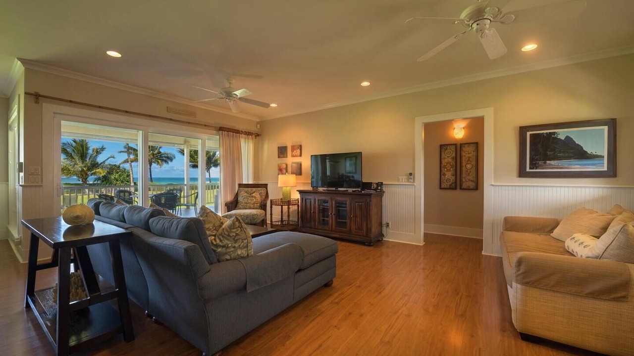 Photo of Livingroom in Hanalei