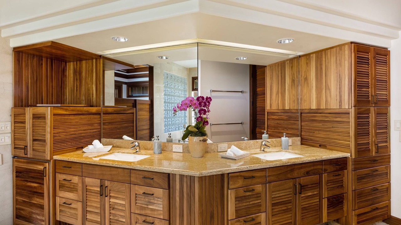 Photo of Bathroom in Holualoa