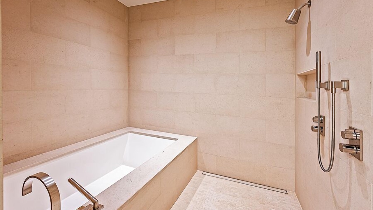 Photo of Bathroom in Ala Moana