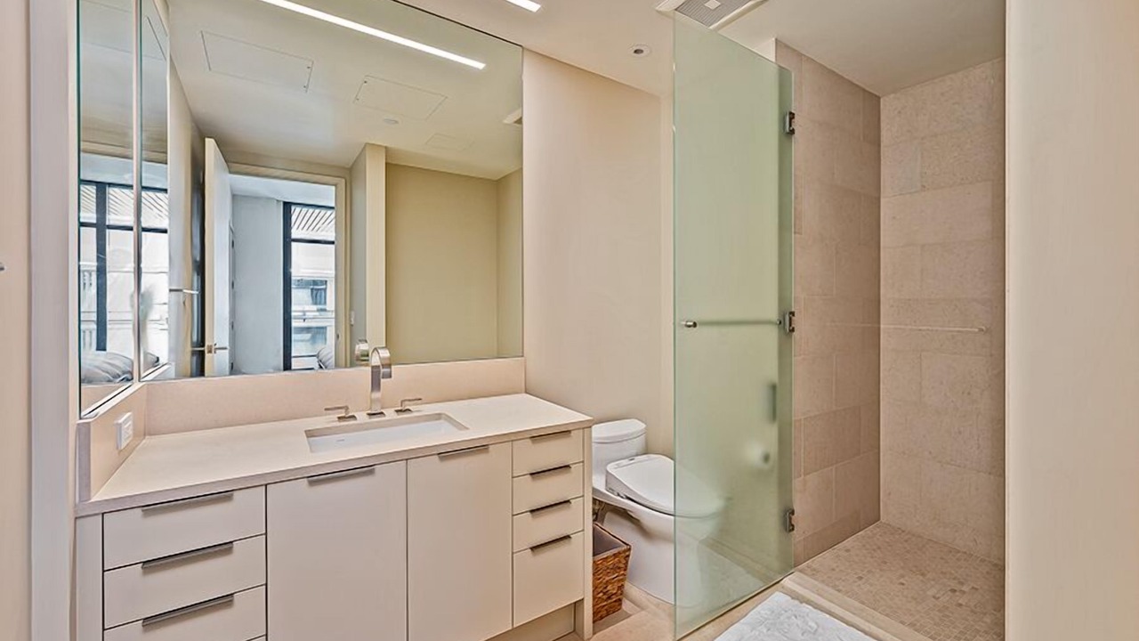 Photo of Bathroom in Ala Moana