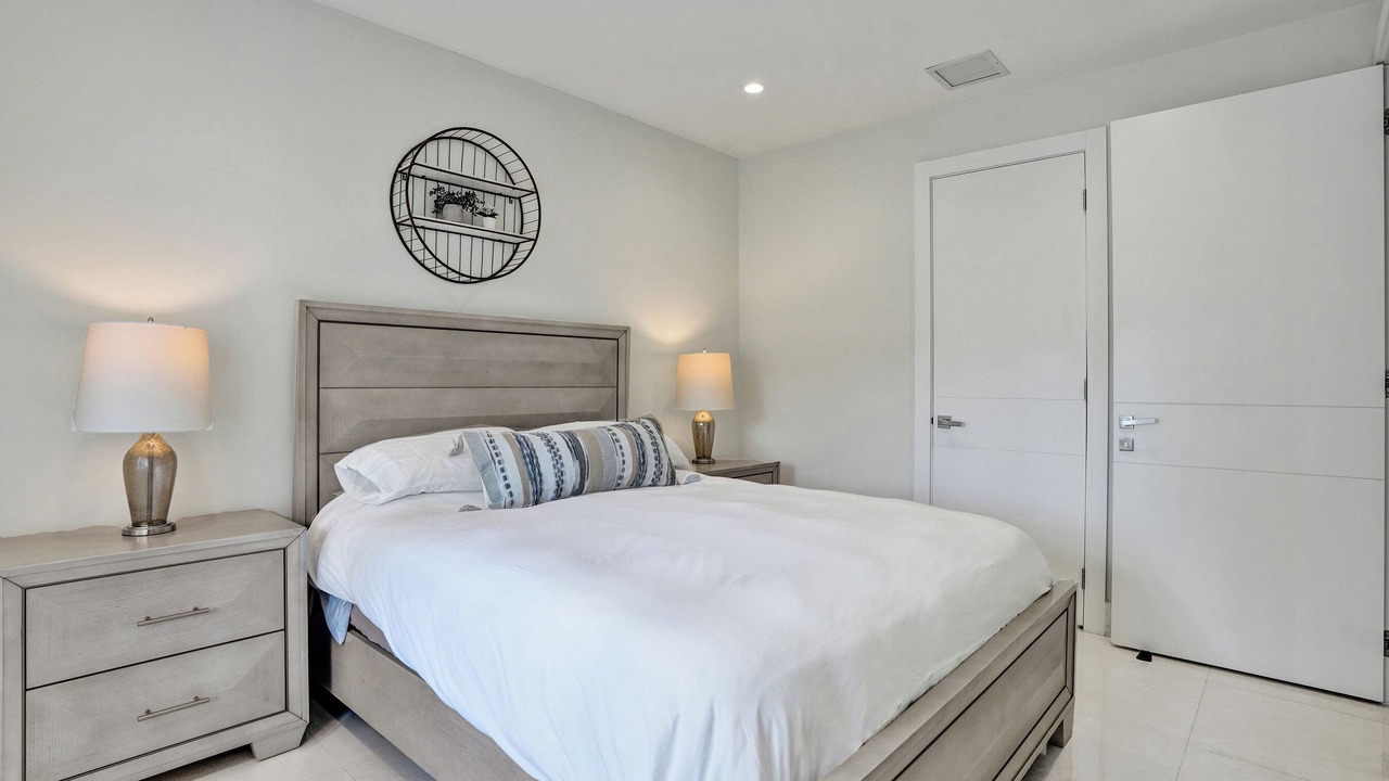 Photo of Bedroom in Coral Way