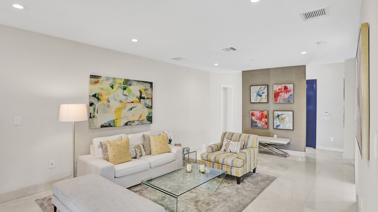 Photo of Livingroom in Coral Way