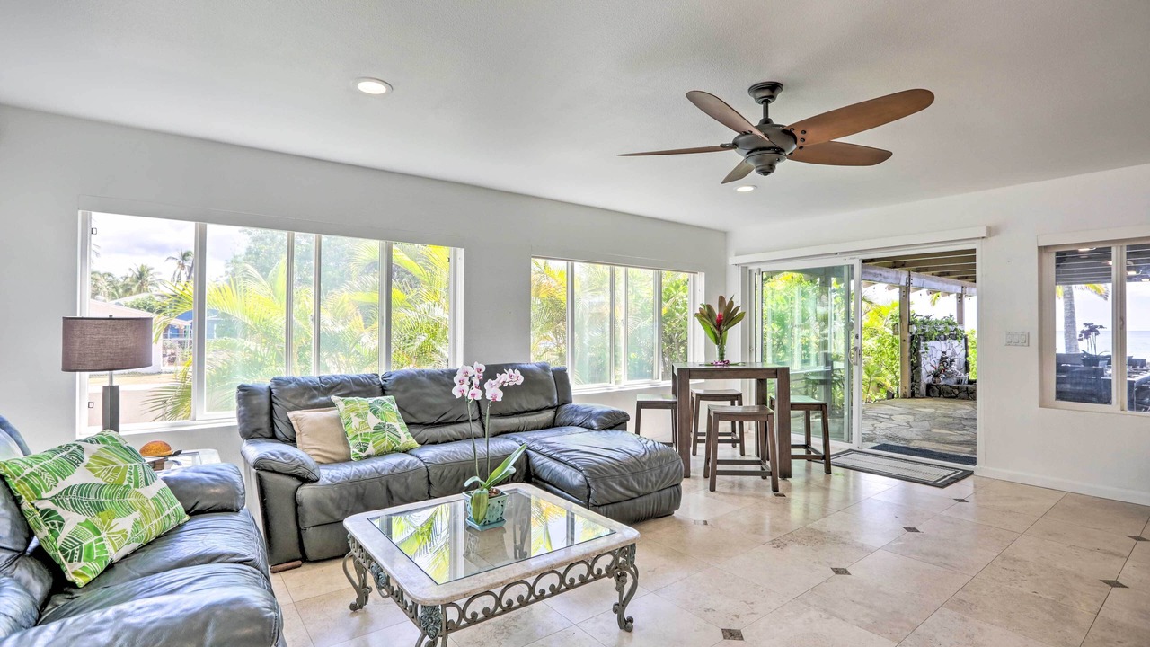 Photo of Livingroom in Makaha