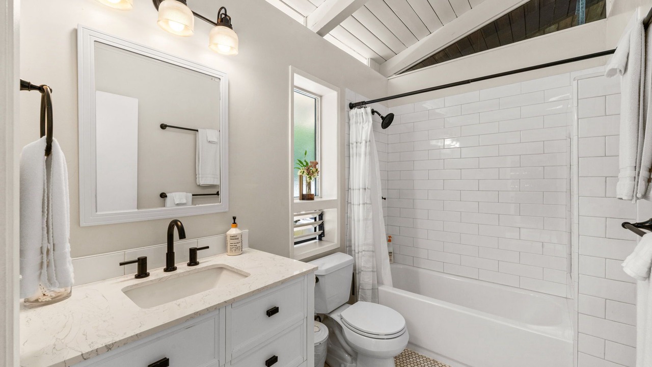 Photo of Bathroom in Pauwela
