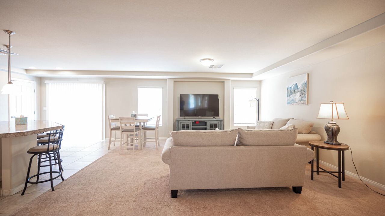Photo of Livingroom in Enterprise