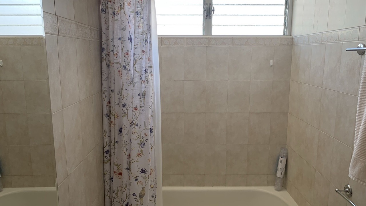Photo of Bathroom in Diamond Head - Kapahulu - St. Louis