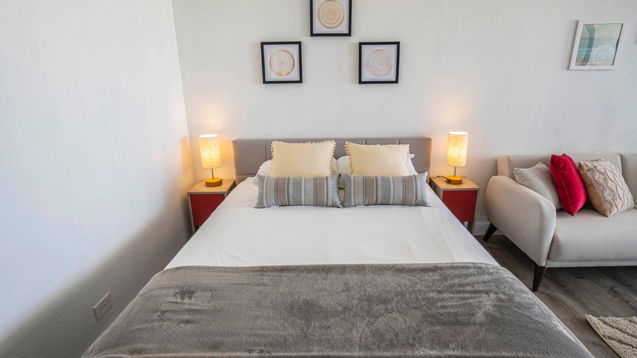 Photo of Bedroom in Waikiki