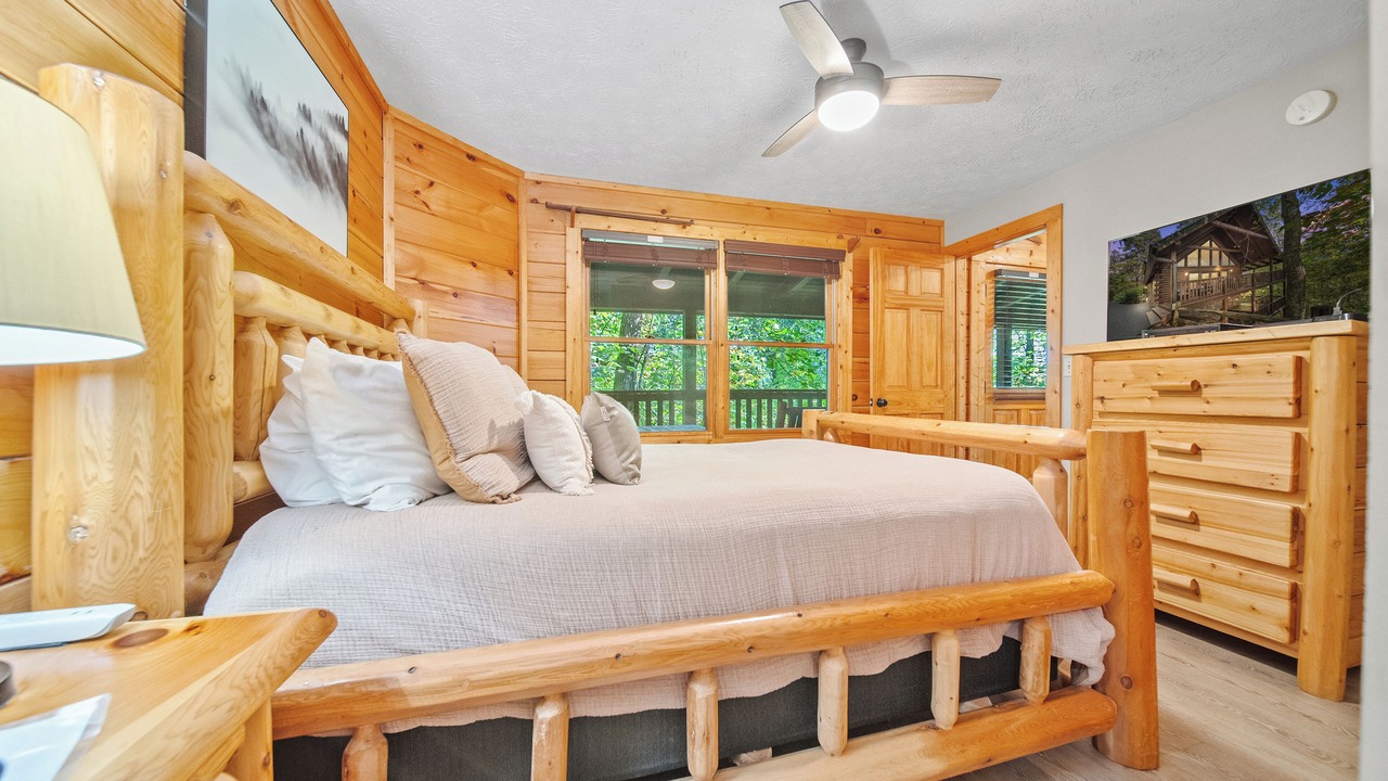 Photo of Bedroom in Black Bear Falls