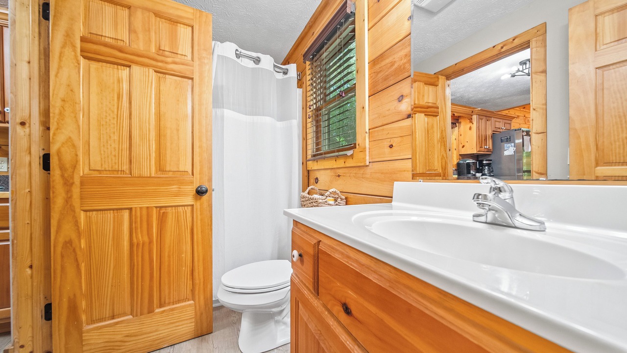 Photo of Bathroom in Black Bear Falls