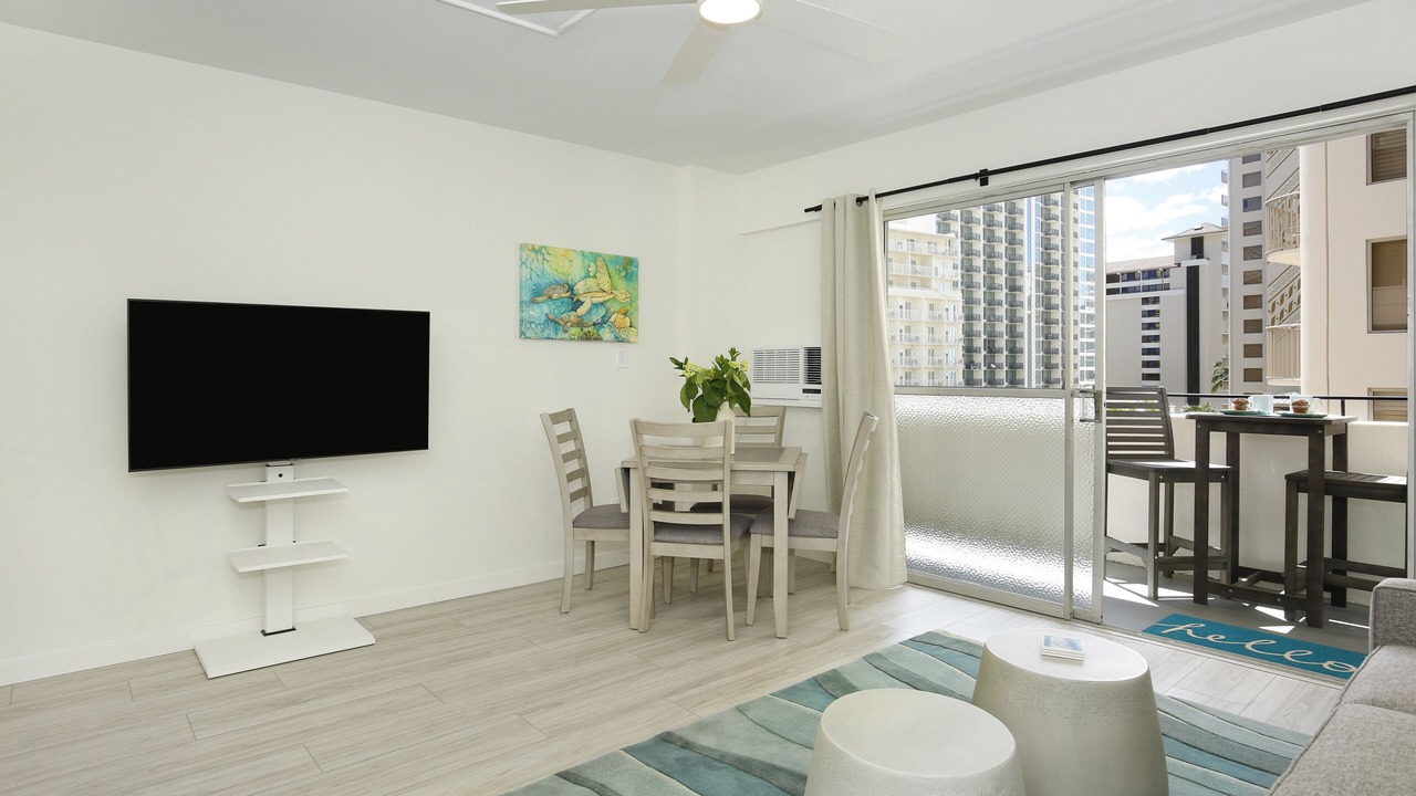 Photo of Livingroom in Waikiki