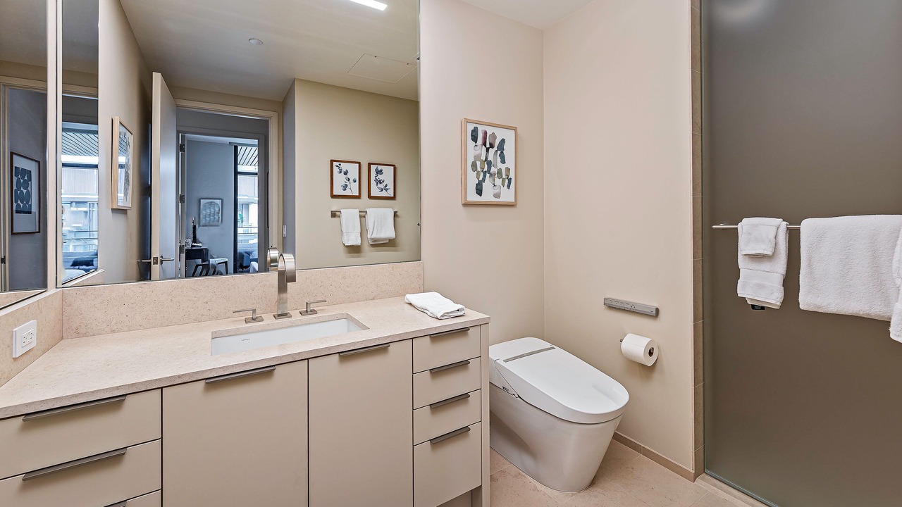 Photo of Bathroom in Ala Moana