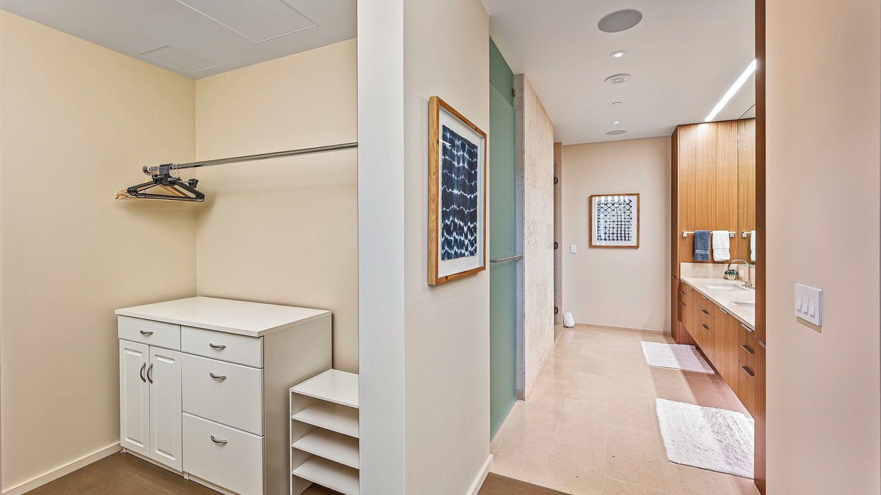 Photo of Bathroom in Ala Moana