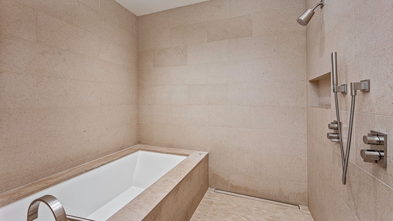 Photo of Bathroom in Ala Moana