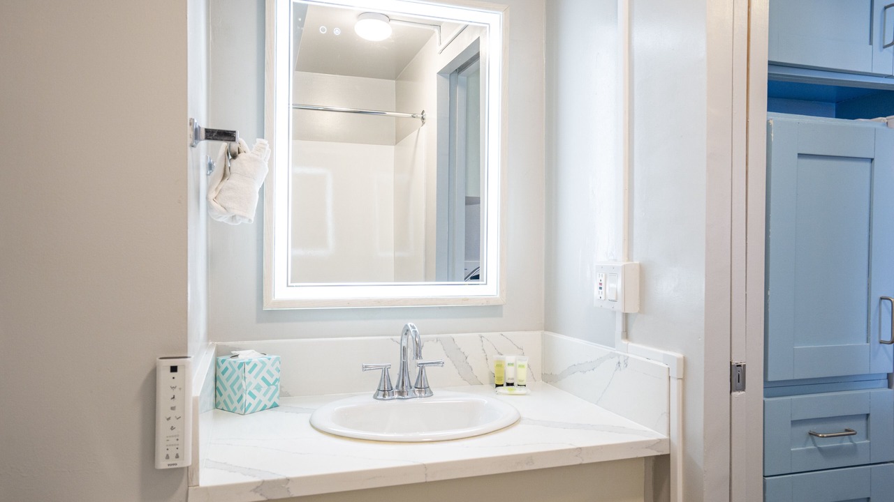 Photo of Bathroom in Waikiki