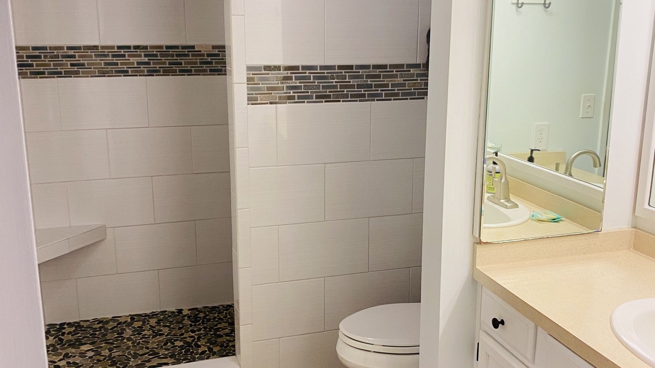 Photo of Bathroom in Historic Kailua Village