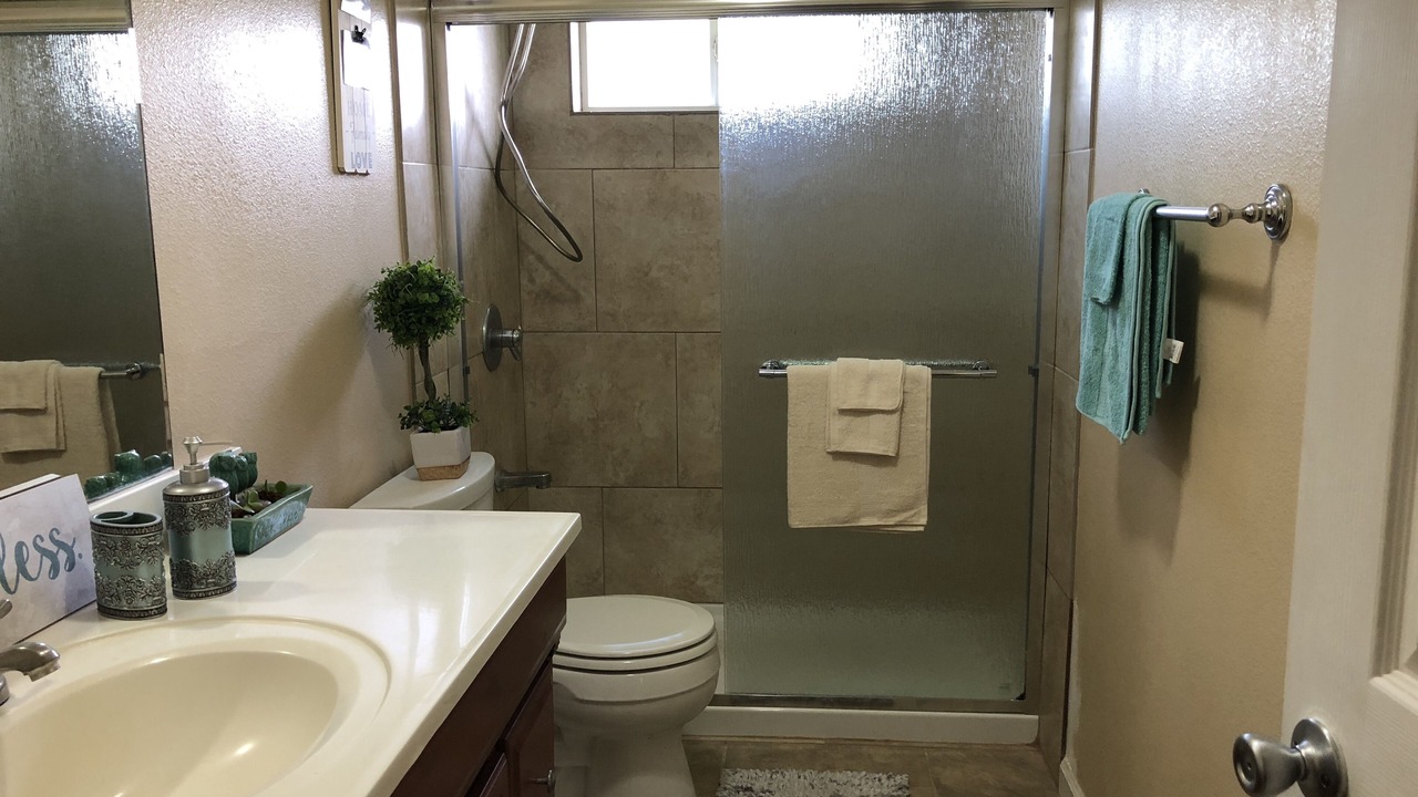 Photo of Bathroom in Kahuku