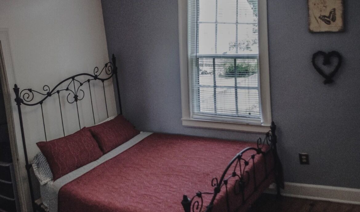 Photo of Bedroom in Central Newport News