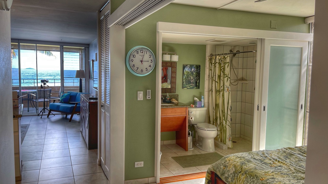 Photo of Bedroom in Maalaea
