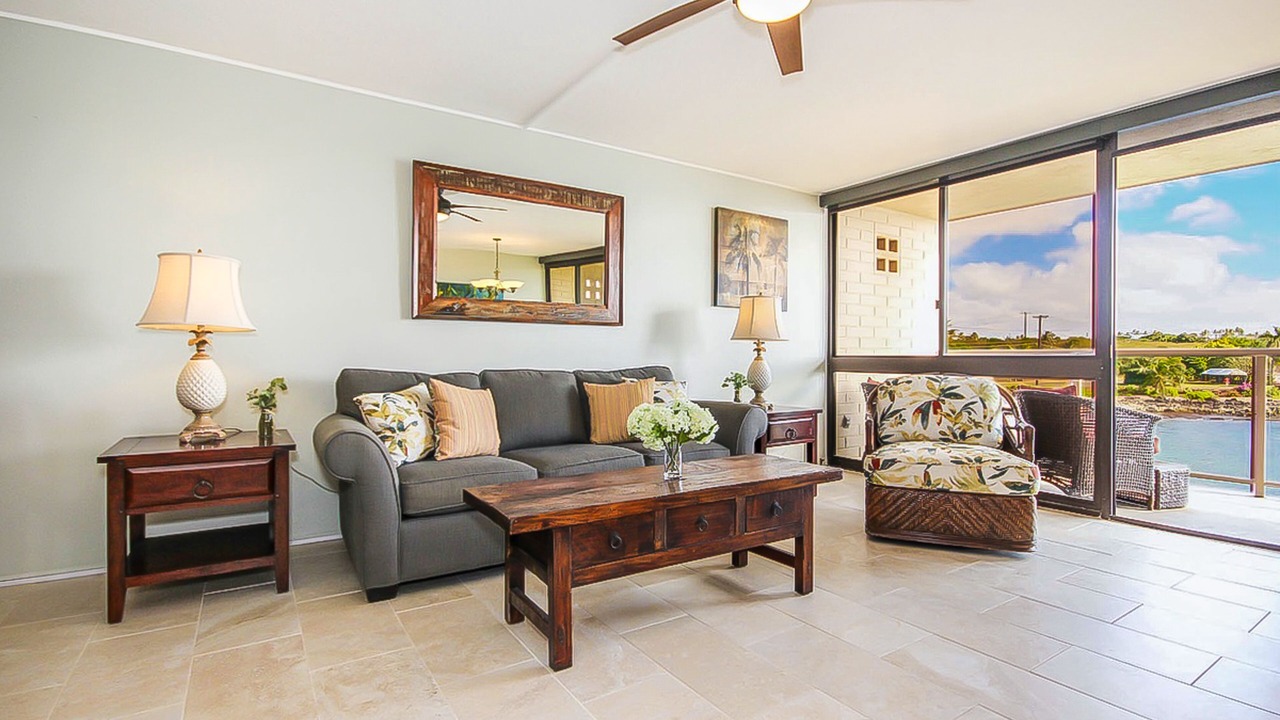 Photo of Livingroom in Poipu