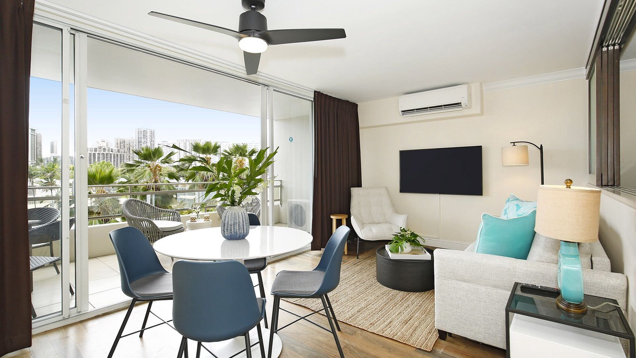 Photo of Livingroom in Waikiki