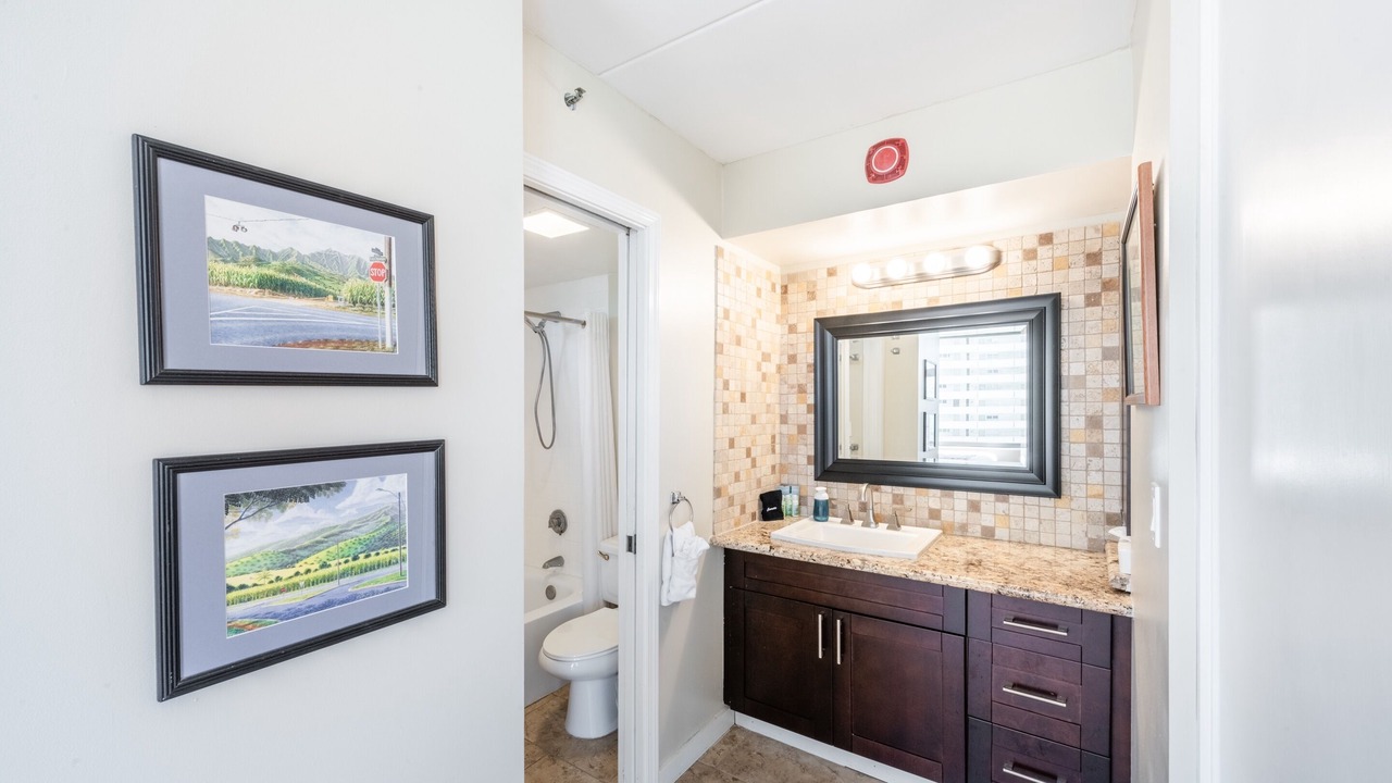 Photo of Bathroom in Diamond Head - Kapahulu - St. Louis
