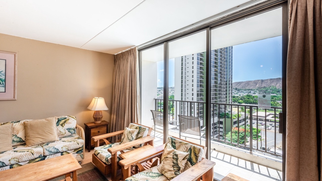 Photo of Livingroom in Diamond Head - Kapahulu - St. Louis