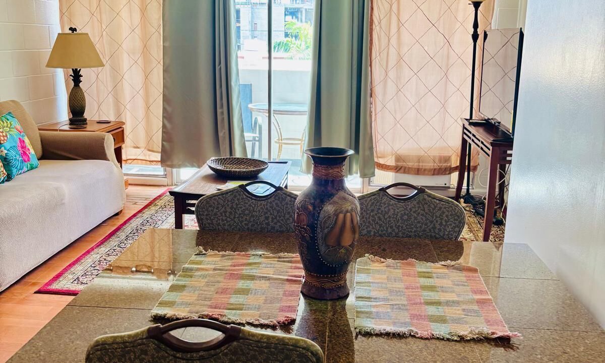Photo of Livingroom in Waikiki