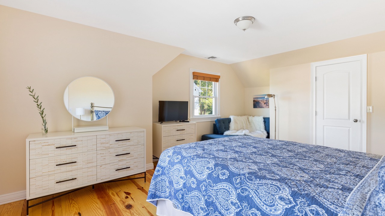 Photo of Bedroom in Greenport West