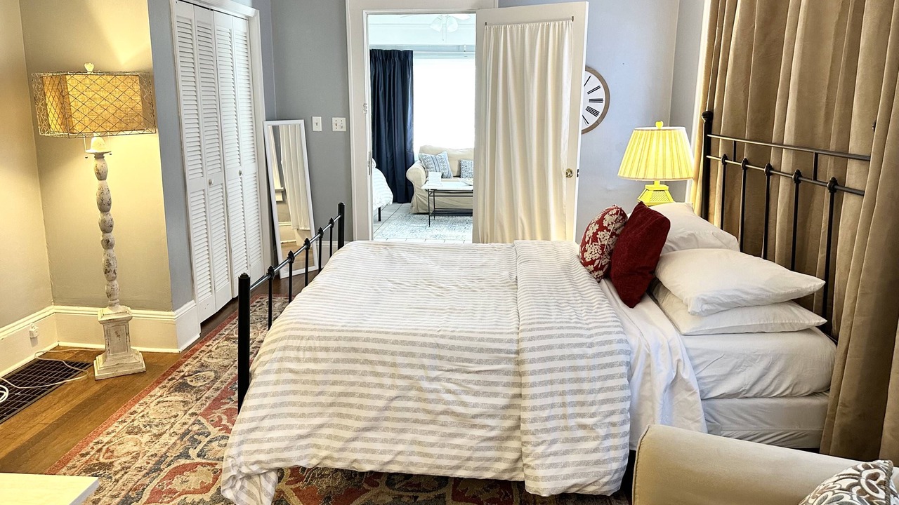 Photo of Bedroom in Morningside-Lenox Park