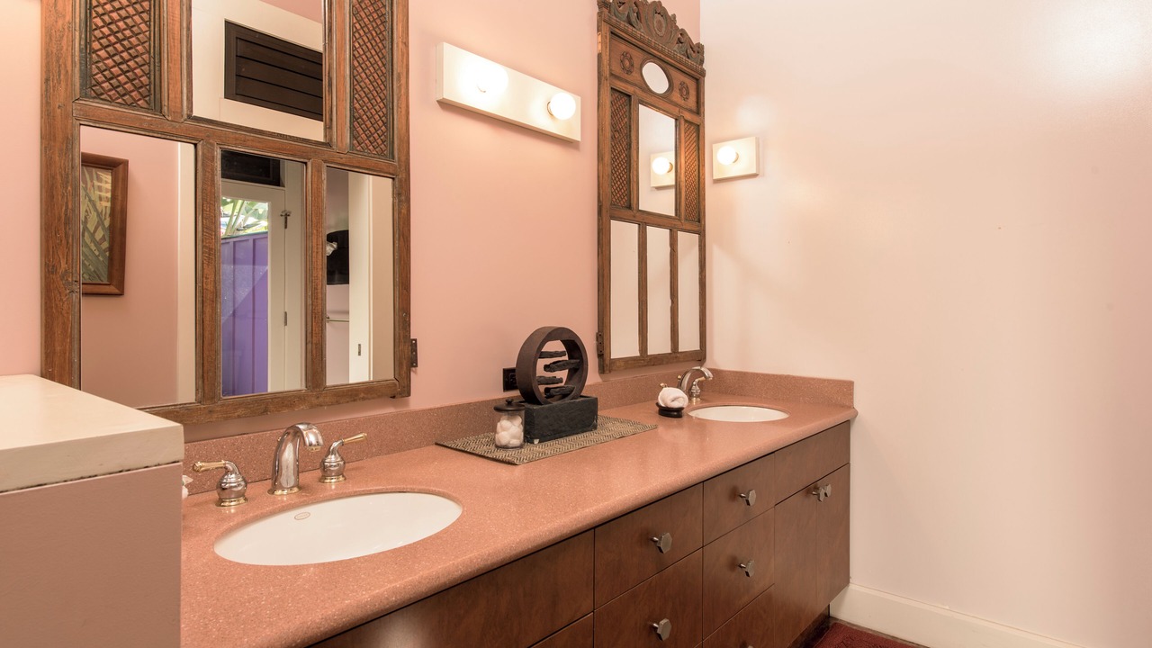 Photo of Bathroom in Kukuihaele