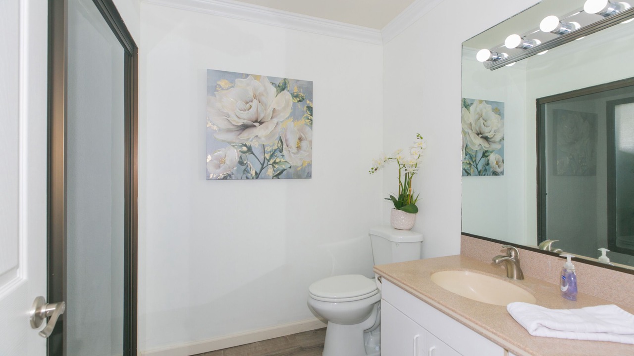 Photo of Bathroom in Hawaii Kai