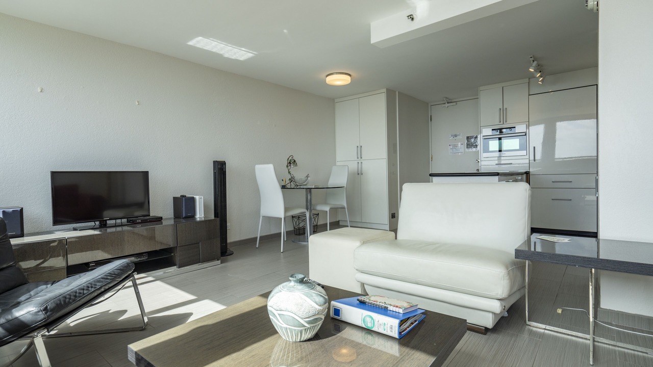 Photo of Livingroom in Waikiki