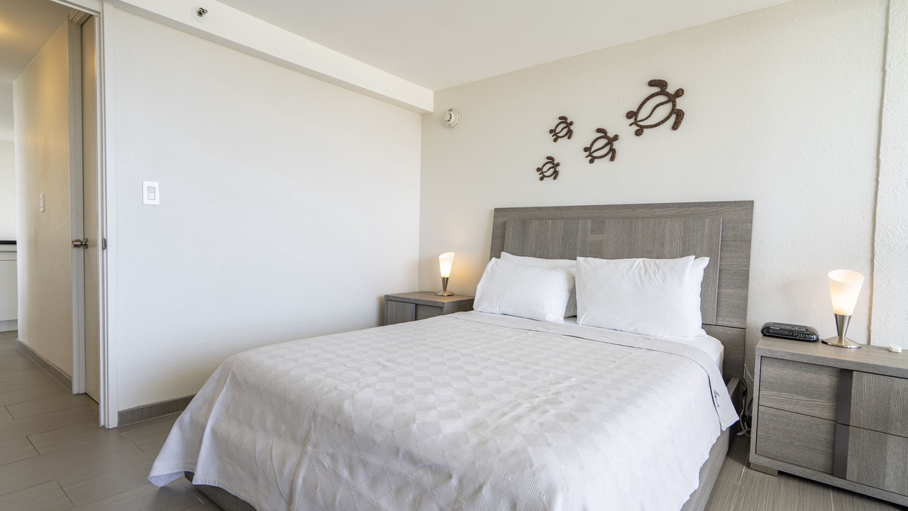 Photo of Bedroom in Waikiki