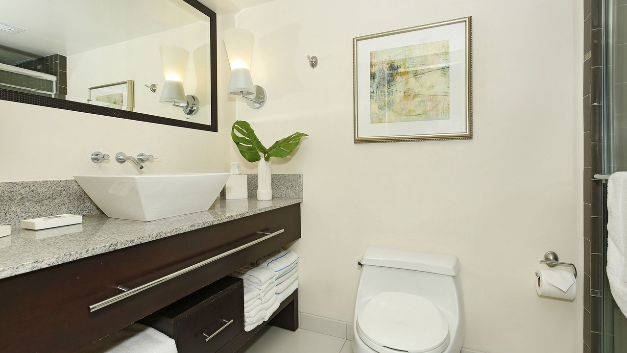 Photo of Bathroom in Waikiki