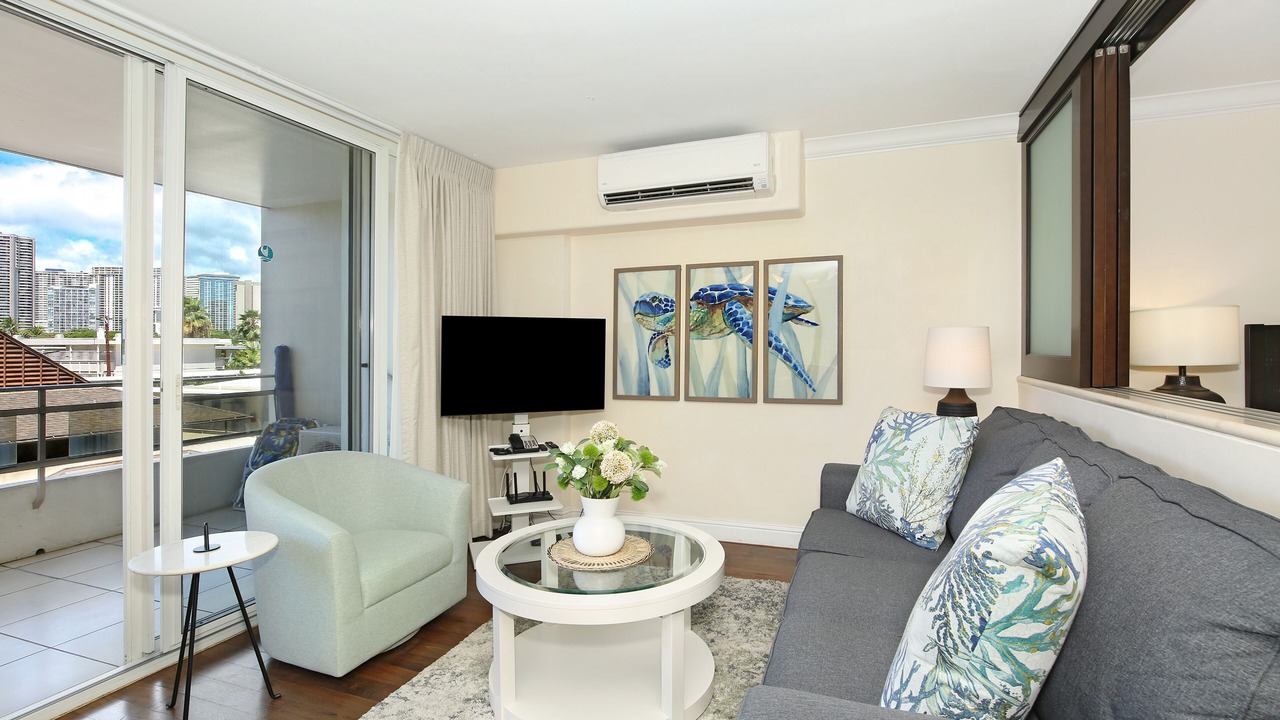 Photo of Livingroom in Waikiki